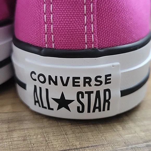 Converse high top Brand new. - Picture 7 of 11